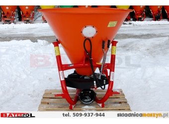 Rozsiewacz lejkowy Dexwal polowy 500L otwierany hydraulicznie